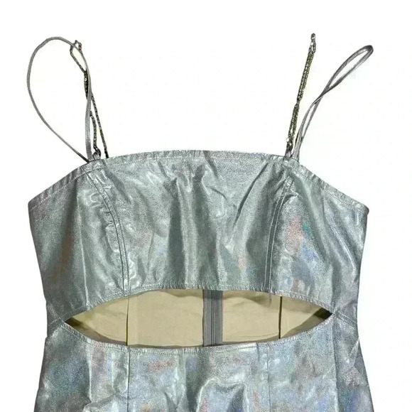 Amy Lynn mini dress with cut-out in iridescent silver Size Large - Picture 3 of 9
